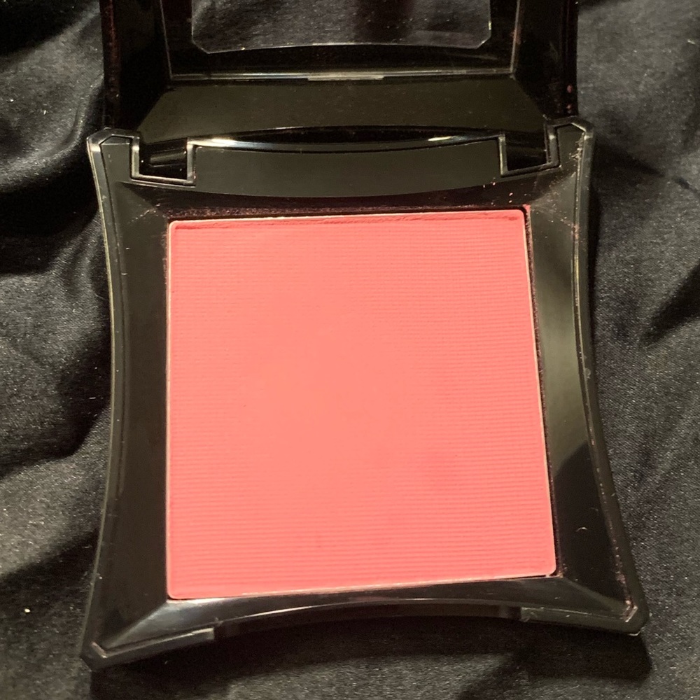 Illamasqua Powder Blush “Chased” Cool Pink shade